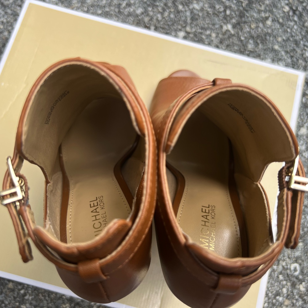 🖤🖤Michael Michael Kors Lawson Open Toe Luggage Size  5 M - Picture 6 of 14